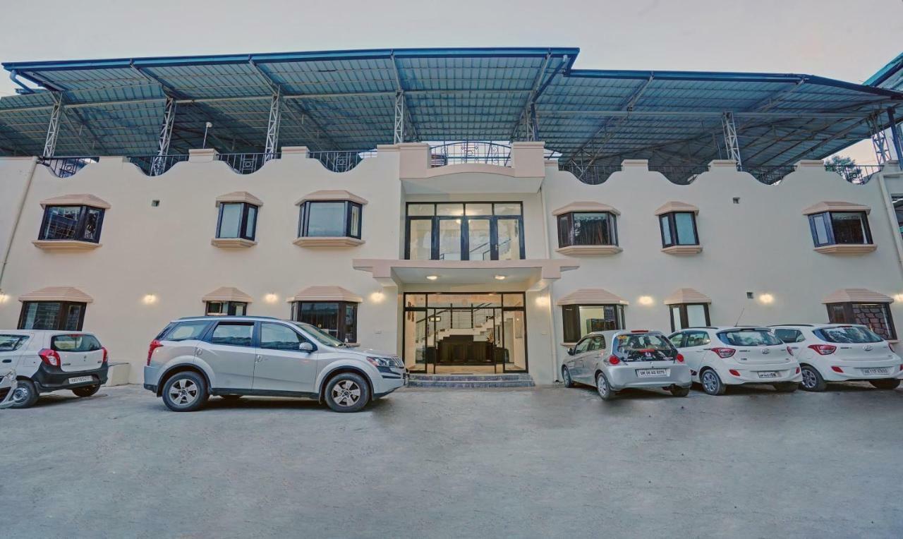 Отель Treebo Trend Mussoorie Club Дехрадун Экстерьер фото